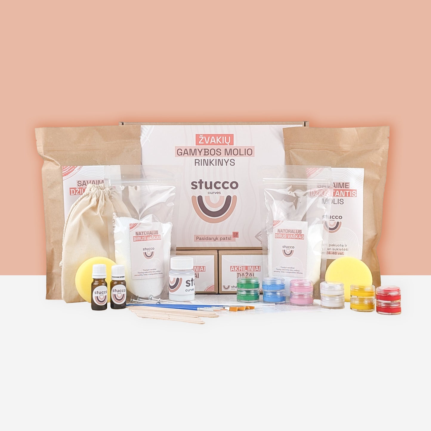 Ore savaime džiūstantis molis ir pilnas rinkinys skirtas formuoti dekoracijas, aukštos kokybės iš Europos. Tinkamas vaikams ir suaugusiems, dovanoms, pasidayk pats, terapijai. SU biriu vašku skirtu žvakių lipdymui. Didelis rinkinys keturiems
